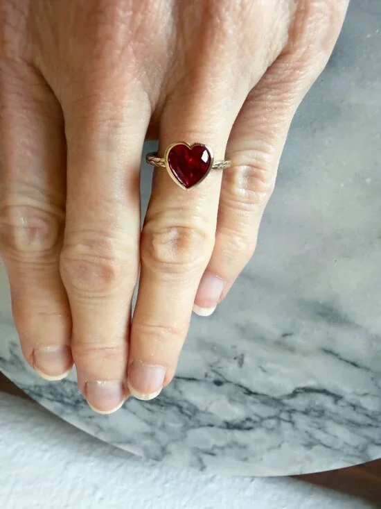 Hard to Find Melinda Maria Red Amelie Heart Ring - 5 - Picture 6 of 17